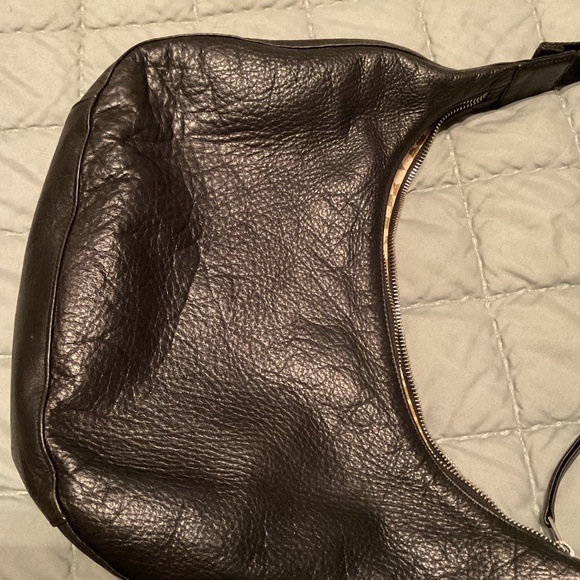 BAGGU deadstock black leather medium crescent bag - Picture 4 of 11